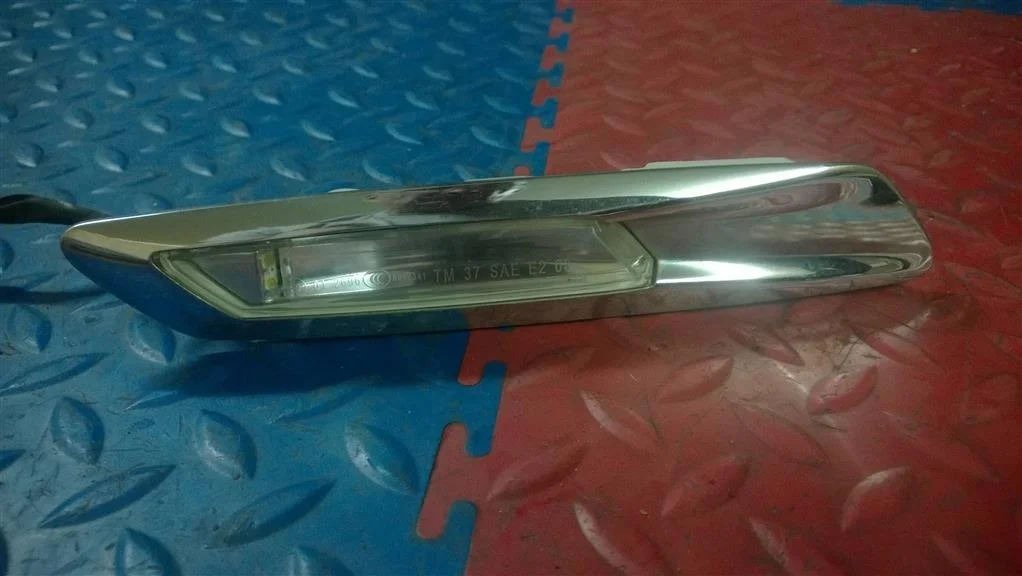 повторитель на крыло BMW 5-серия F10/F11  N47D20C 184 лс 520d