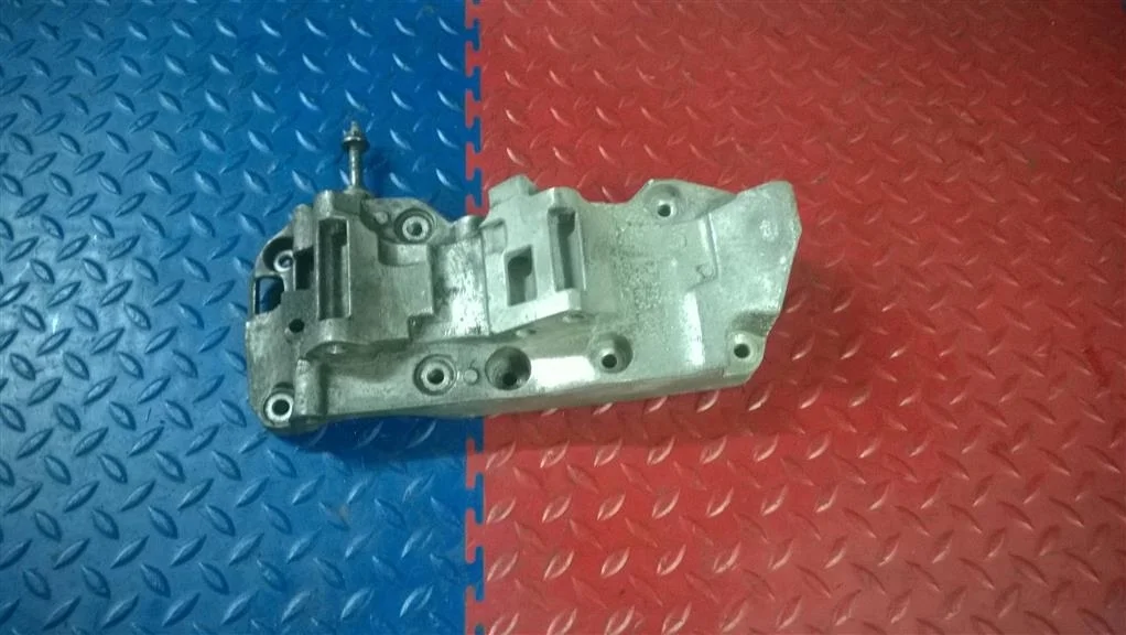 кронштейн генератора BMW 5-серия F10/F11  N47D20C 184 лс 520d