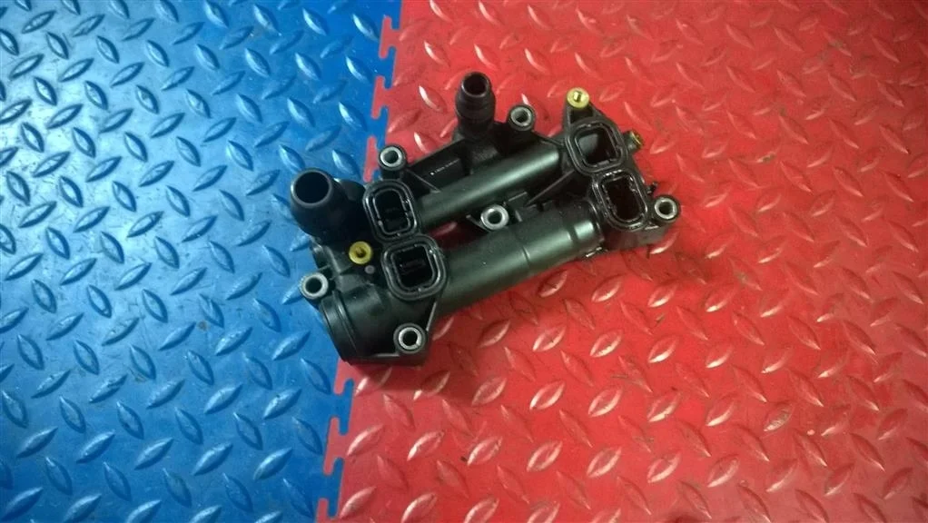 корпус термостата BMW 5-серия F10/F11  N47D20C 184 лс 520d