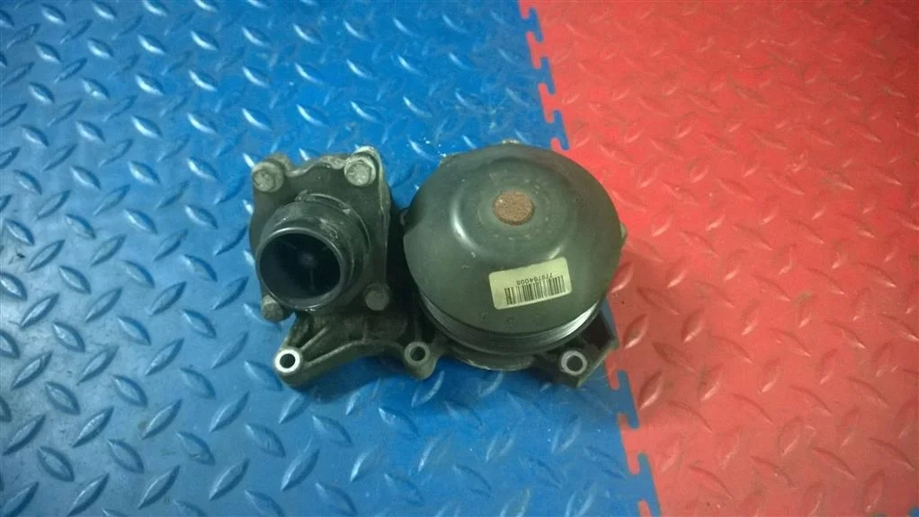 насос водяной помпа BMW 5-серия E60/E61  N47D20A 177 лс 520d