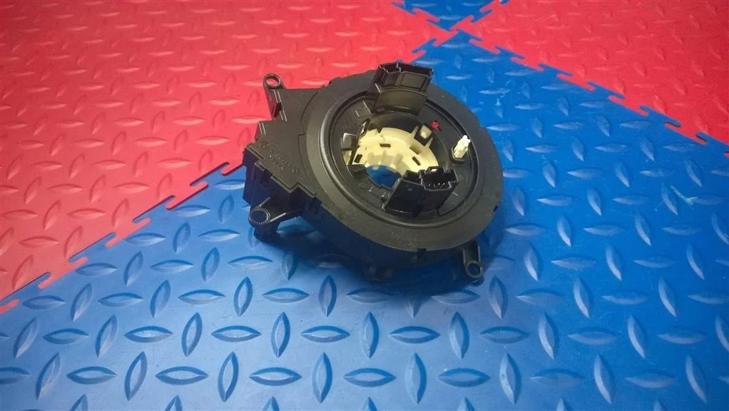 кольцо контактное подрулевое BMW 5-серия E60/E61  N47D20A 177 лс 520d