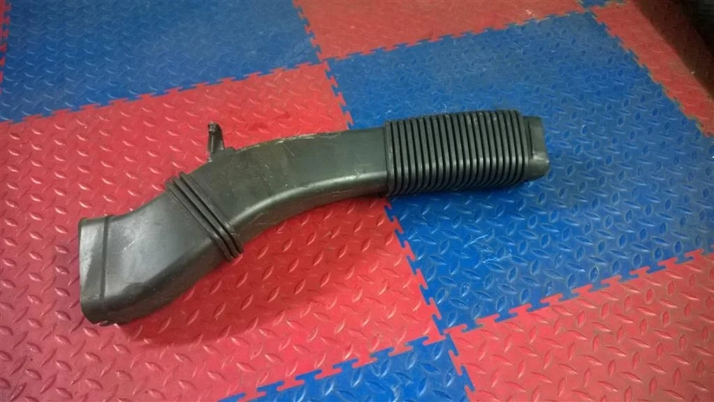 патрубок воздушного фильтра BMW 5-серия F10/F11  N47D20C 184 лс 520d