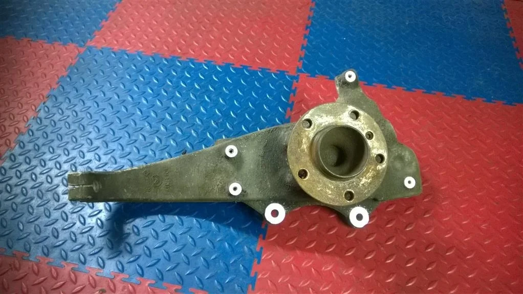 кулак поворотный BMW 5-серия F10/F11  N47D20C 184 лс 520d