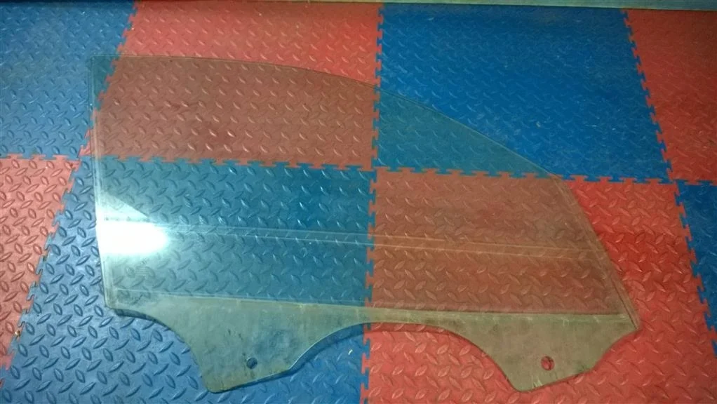 стекло двери BMW X3 F25  N47D20C 184 лс 2.0D