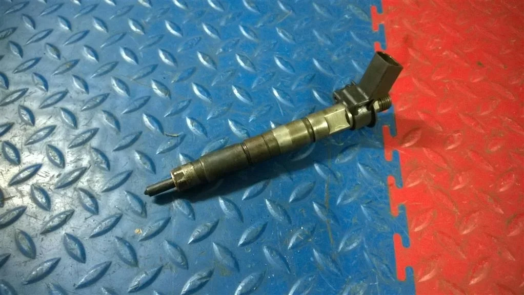 форсунка дизельная электрическая BMW 5-серия E60/E61  N47D20A 177 лс 520d