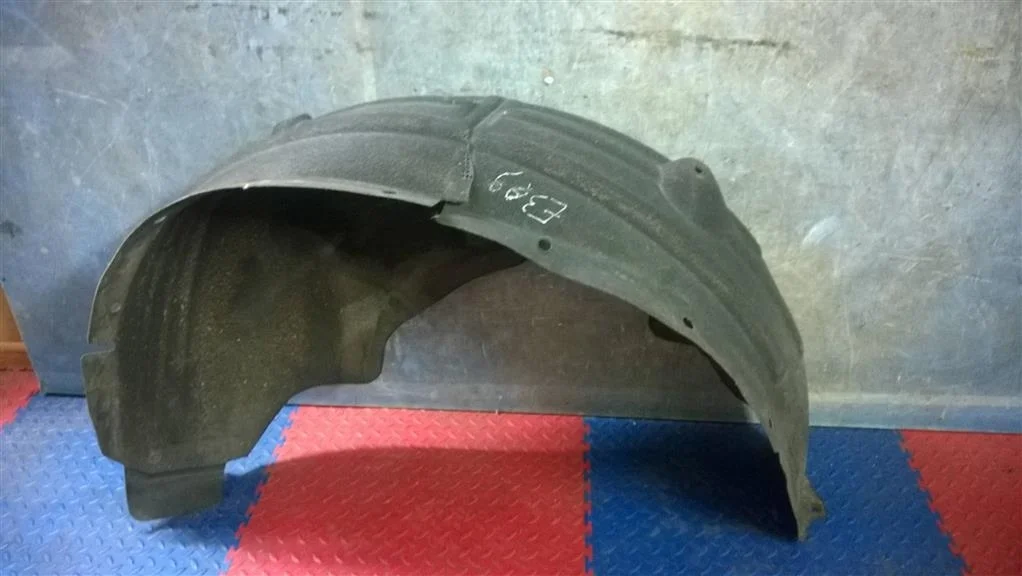 подкрылок BMW X3 F25 51717213649  N47D20C 184 лс 2.0D 2011 BLACK SAPPHIRE METALLIC (475)