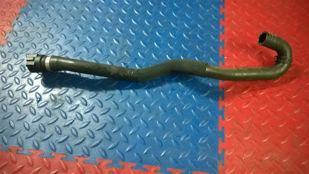 шланг системы охлаждения BMW 5-серия E60/E61  N53B30A 218 kc 525i