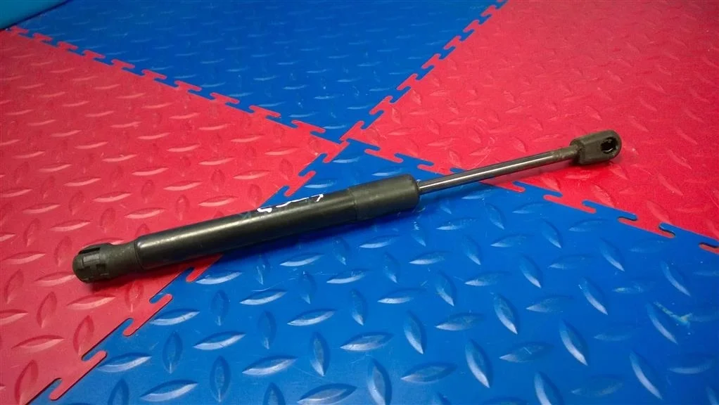 амортизатор капота BMW X3 F25 51237210727  N47D20C 184 лс 2.0D 2011 BLACK SAPPHIRE METALLIC (475)