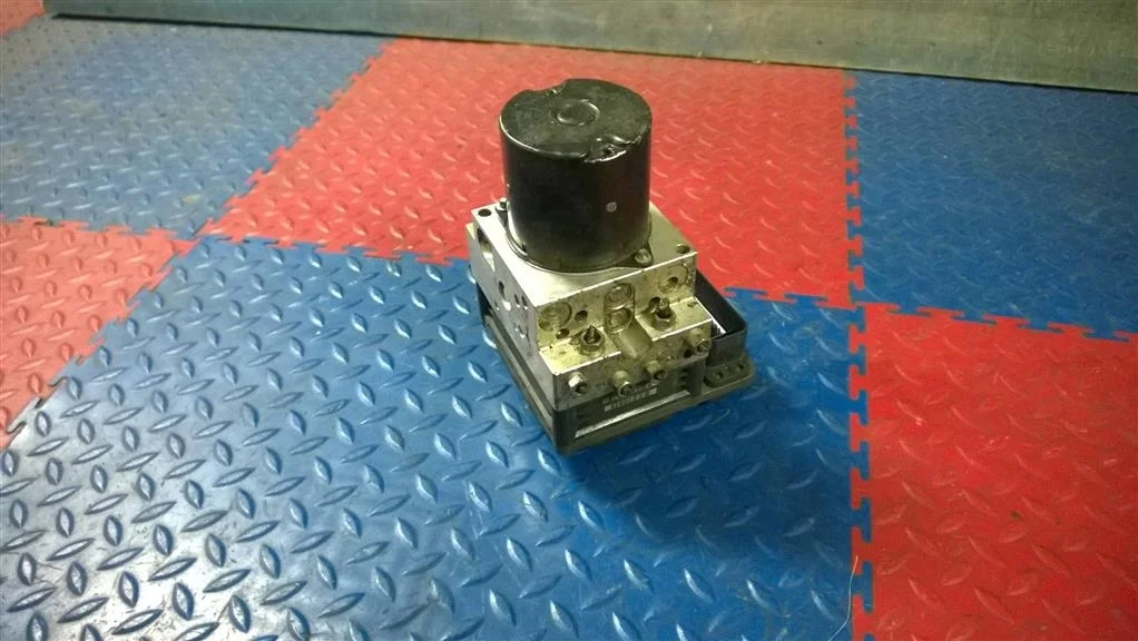 блок abs насос BMW 5-серия E60/E61  N53B30A 218 kc 525i