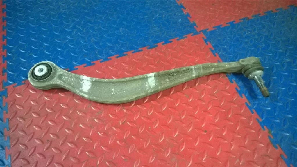 рычаг BMW 5-серия F10/F11 33326775902  N47D20C 184 лс 520d 2011 BLACK SAPPHIRE METALLIC (475)