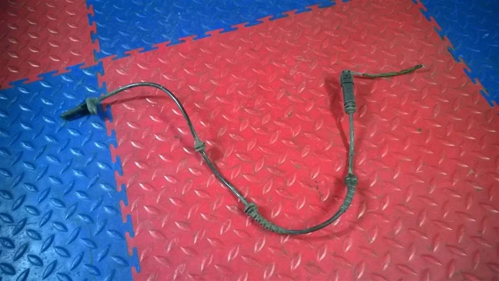 датчик abs BMW 5-серия F10/F11  N47D20C 184 лс 520d