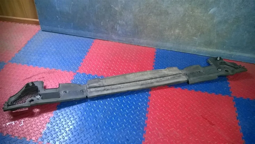 воздуховод радиатора BMW 5-серия E60/E61  N53B30A 218 kc 525i