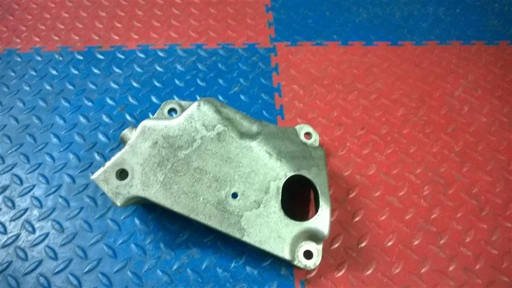 кронштейн двигателя BMW 5-серия F10/F11  N47D20C 184 лс 520d