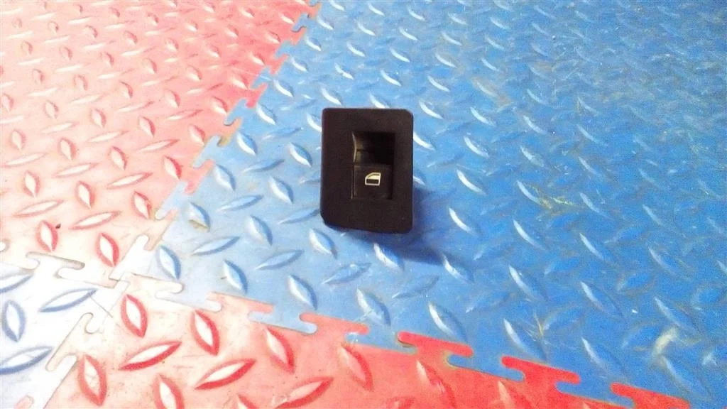 кнопка стеклоподъемника BMW X5 E53  M62B44 286 лс 4.4i