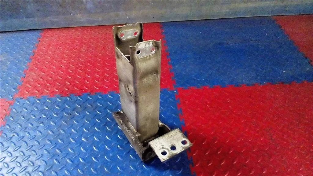 кронштейн усилителя переднего бампера BMW X3 E83 51113448461 Рест  N47D20A 177лс 2.0D 2008 TITANSILBER METALLIC (354)