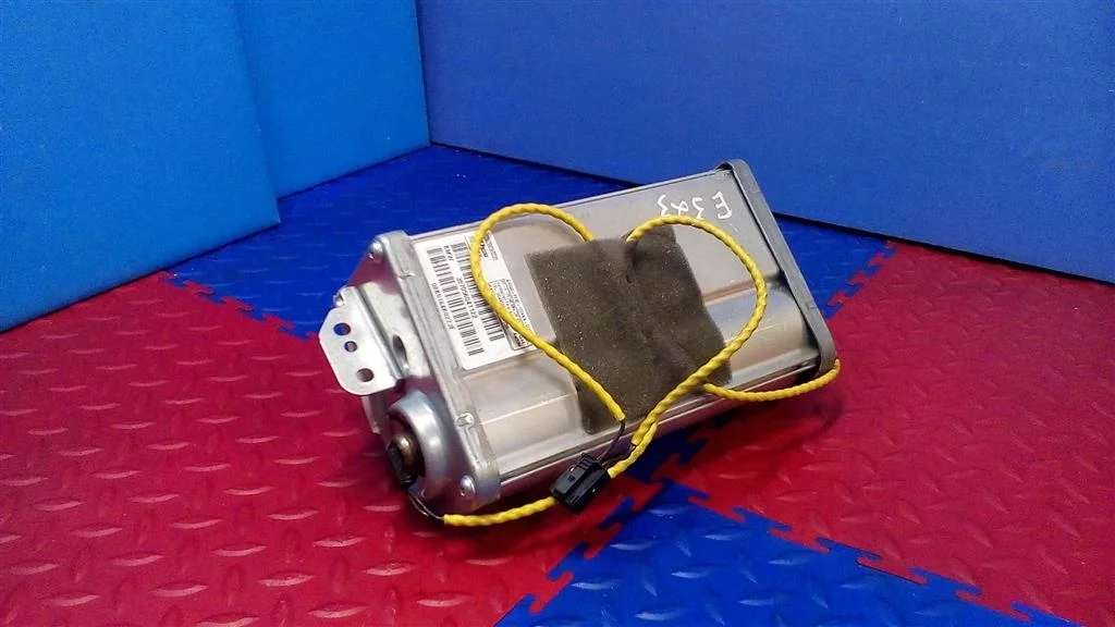 подушка безопасности пассажира BMW X3 E83  N47D20A 177лс 2.0D