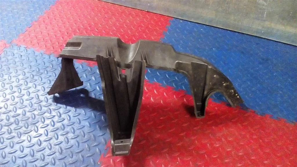 кронштейн фары BMW X3 E83  N47D20A 177лс 2.0D