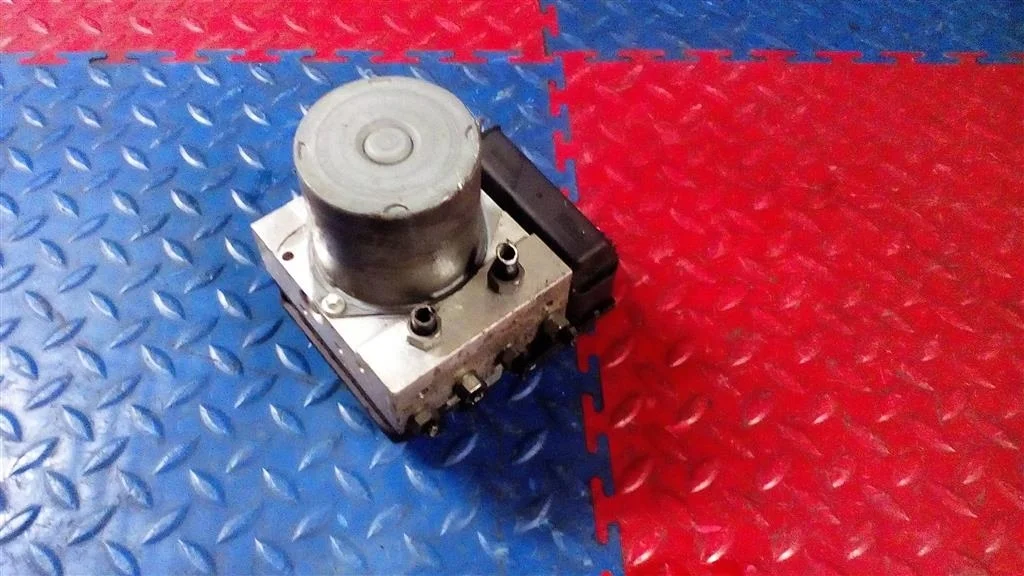 блок abs насос BMW X3 E83  M57N2 218лс 3.0D