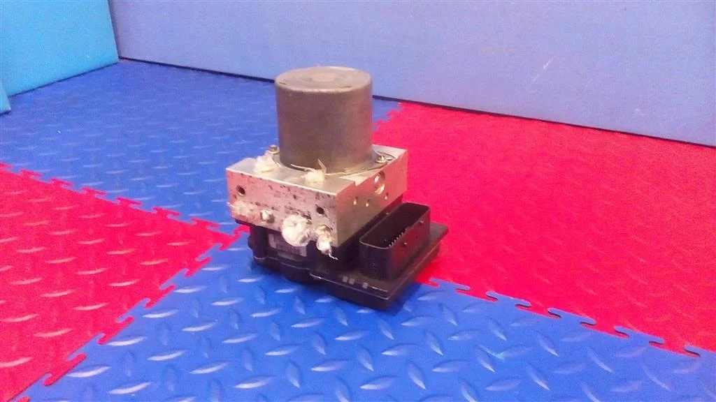 блок abs насос BMW X3 E83  N47D20A 177лс 2.0D