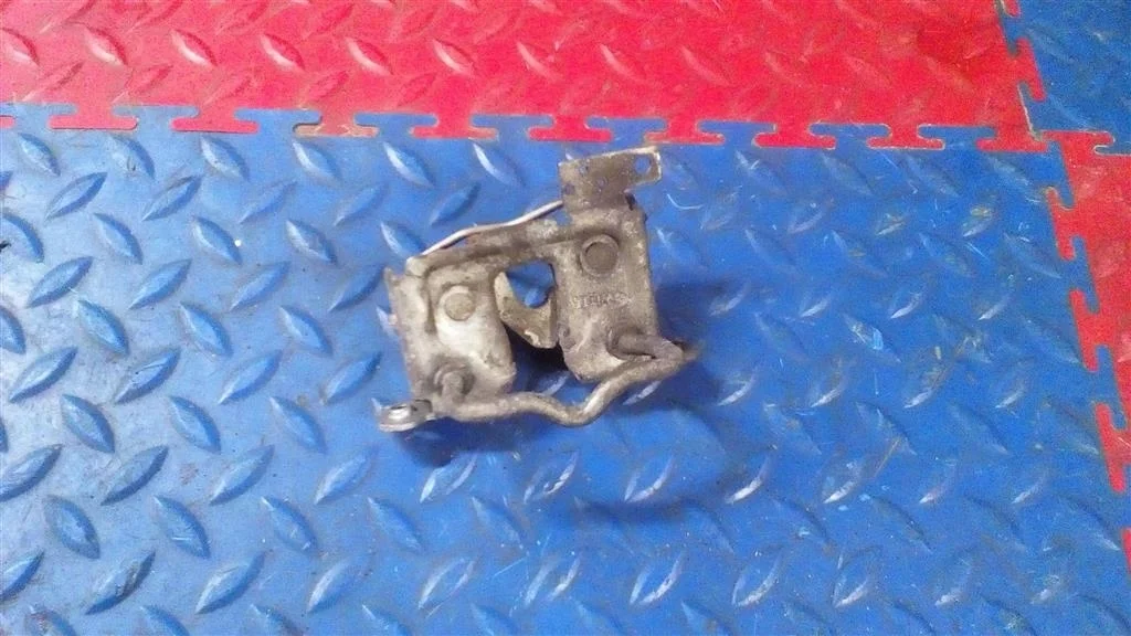 замок капота BMW X3 F25  N20B20A 245 лс 2.0i