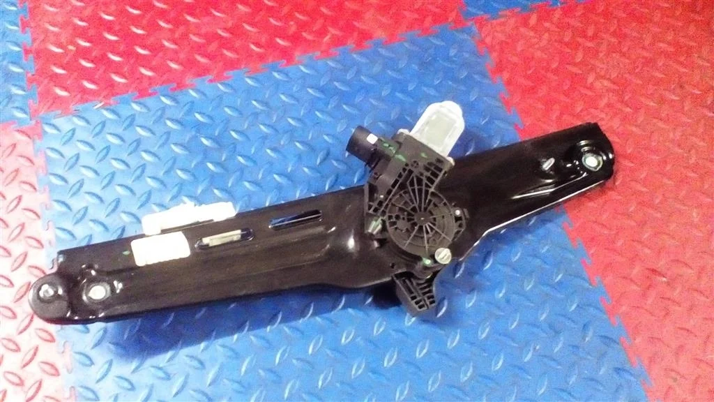 стеклоподъемник BMW X3 F25 51357382138  N20B20A 245 лс 2.0i 2012 TIEFSEEBLAU METALLIC (A76)