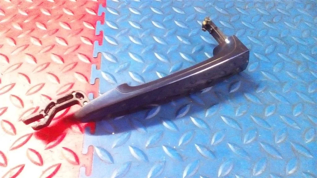 ручка двери наружная BMW X3 F25 51217207562  N20B20A 245 лс 2.0i 2012 TIEFSEEBLAU METALLIC (A76)