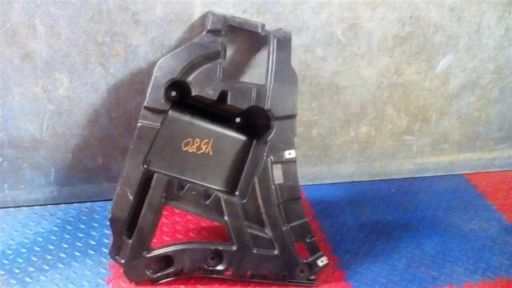 кронштейн заднего бампера BMW X3 F25  N20B20A 245 лс 2.0i