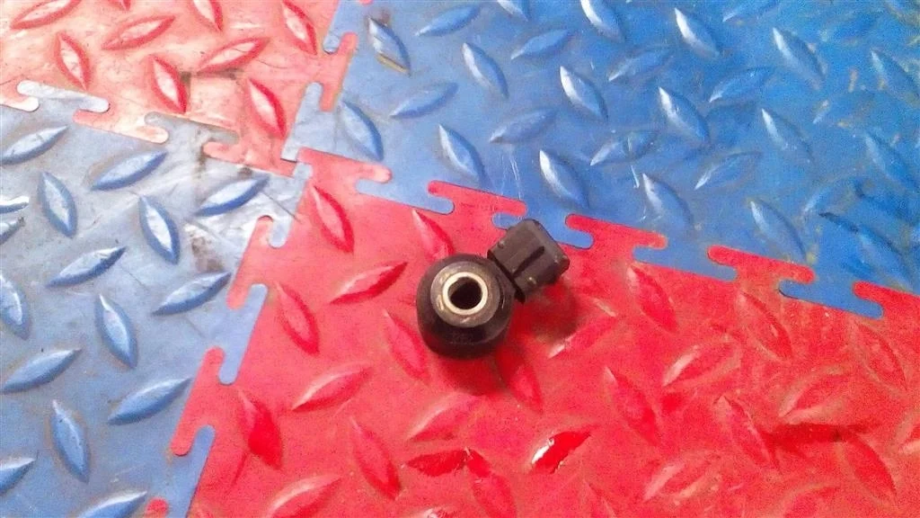 датчик детонации BMW X3 F25 13627598861  N20B20A 245 лс 2.0i 2012 TIEFSEEBLAU METALLIC (A76)