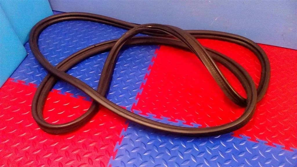 уплотнитель багажной двери BMW X3 F25  N20B20A 245 лс 2.0i