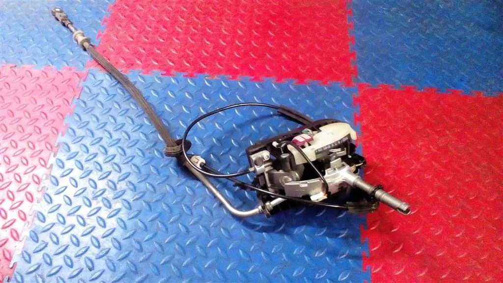 кулиса кпп BMW X3 E83  N47D20A 177лс 2.0D