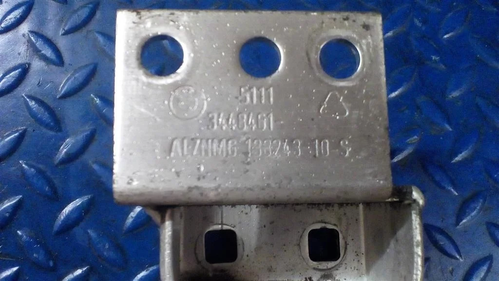 кронштейн усилителя переднего бампера BMW X3 E83 51113448461 Рест  N52B30 272лс 3.0i 2007 TITANSILBER METALLIC (354)