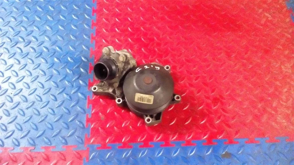 насос водяной помпа BMW X3 E83  N47D20A 177лс 2.0D