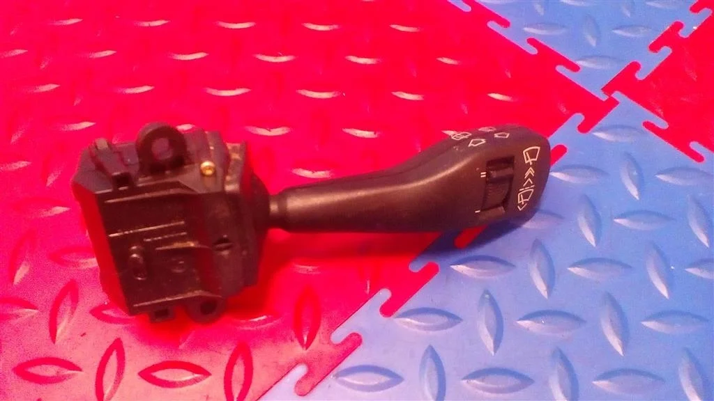 переключатель подрулевой BMW X3 E83  M54B30 231лс 3.0i