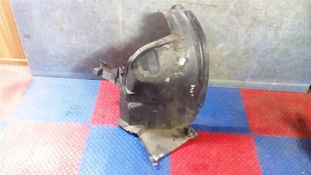 подкрылок  часть BMW X5 E70 51717169414  M57N2 306d3 235 лс 2007 TITANSILBER METALLIC (354)