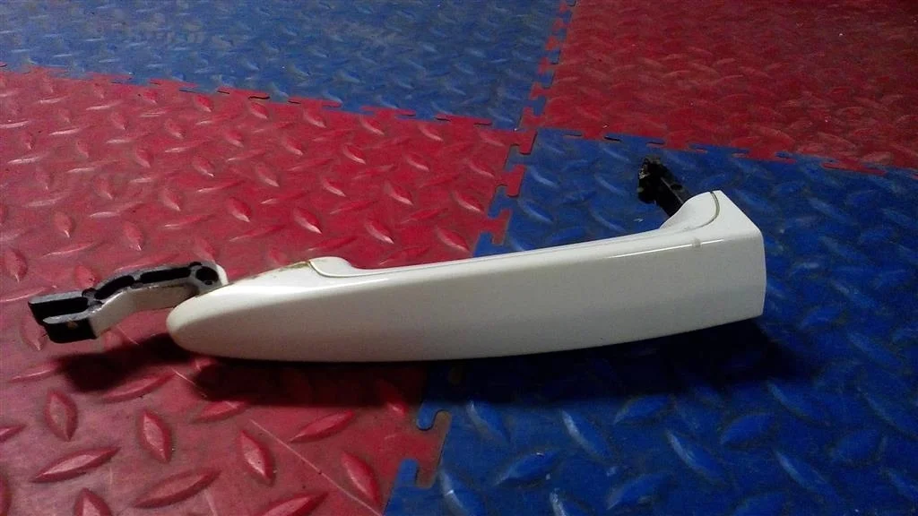 ручка двери наружная BMW X5 E70 51217207562  N52B30 272лс 3.0i 2008 ALPINE WHITE (Белоснежный) (300)