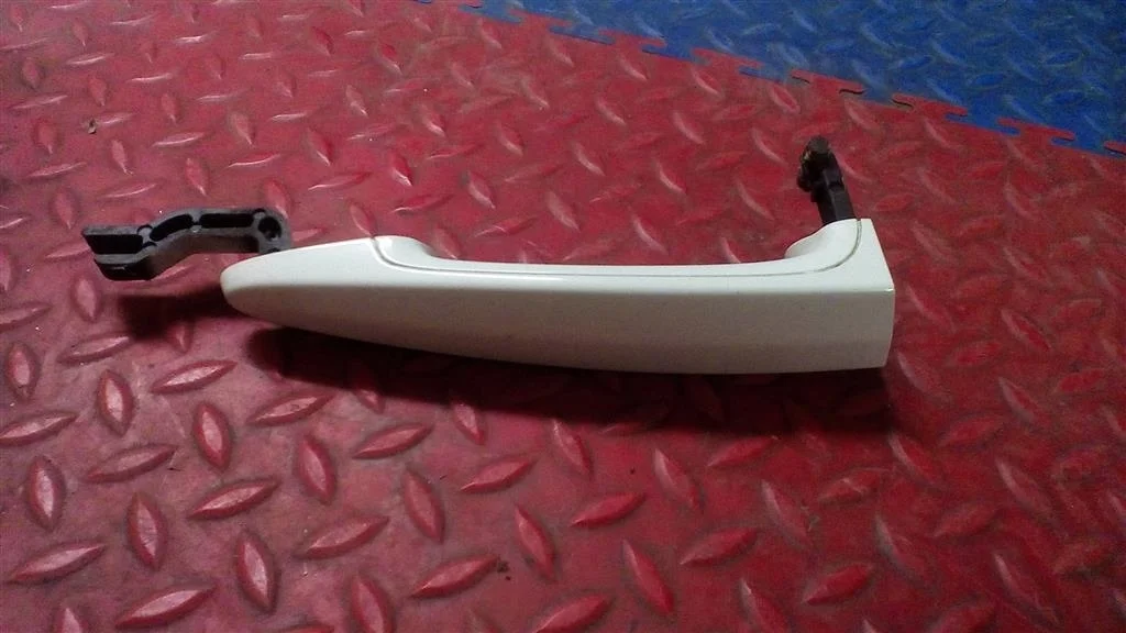 ручка двери наружная BMW X5 E70 51217207562  N52B30 272лс 3.0i 2008 ALPINE WHITE (Белоснежный) (300)