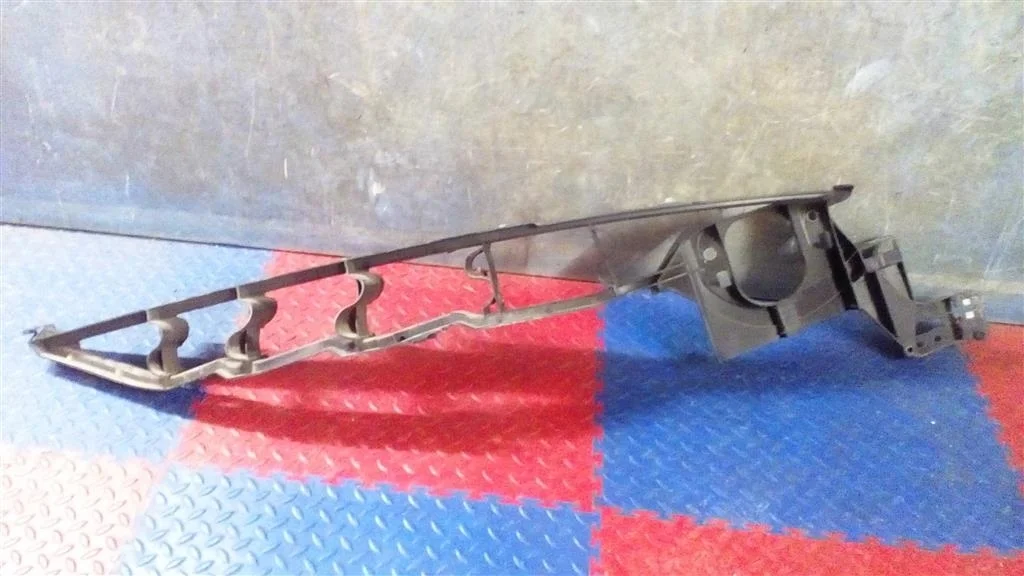 кронштейн крыла переднего BMW X5 E70  N52B30 272лс 3.0i