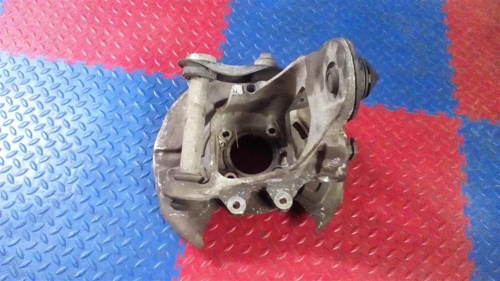 кулак поворотный BMW X5 E70  N52B30 272лс 3.0i