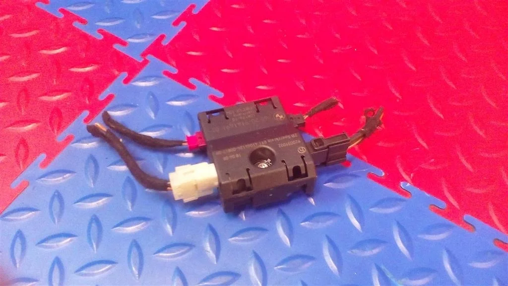 антенна BMW X5 E70 65209141491  N52B30 272лс 3.0i 2008 ALPINE WHITE (Белоснежный) (300)