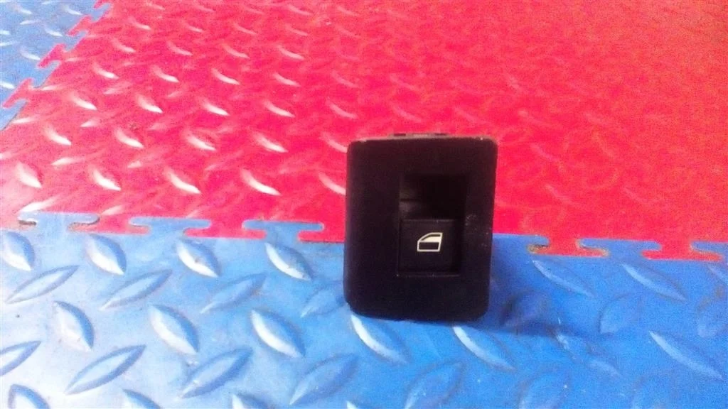 кнопка стеклоподъемника BMW X5 E53  M54B30 231 лс 3.0i