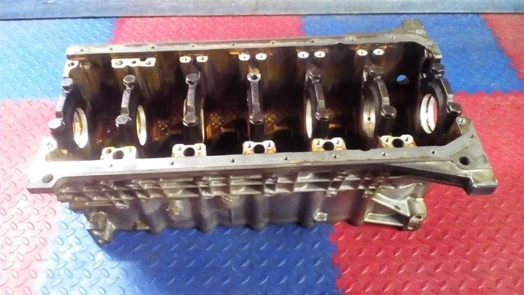 блок двигателя голый BMW X3 E83  M54B30 231лс 3.0i