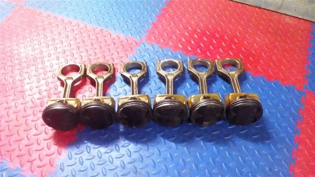 поршень с шатуном BMW X3 E83  N52B30 272лс 3.0i