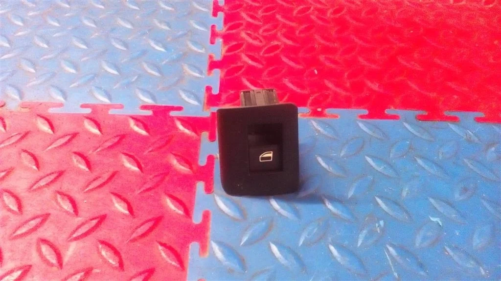 кнопка стеклоподъемника BMW X5 E53  M54B30 231 лс 3.0i