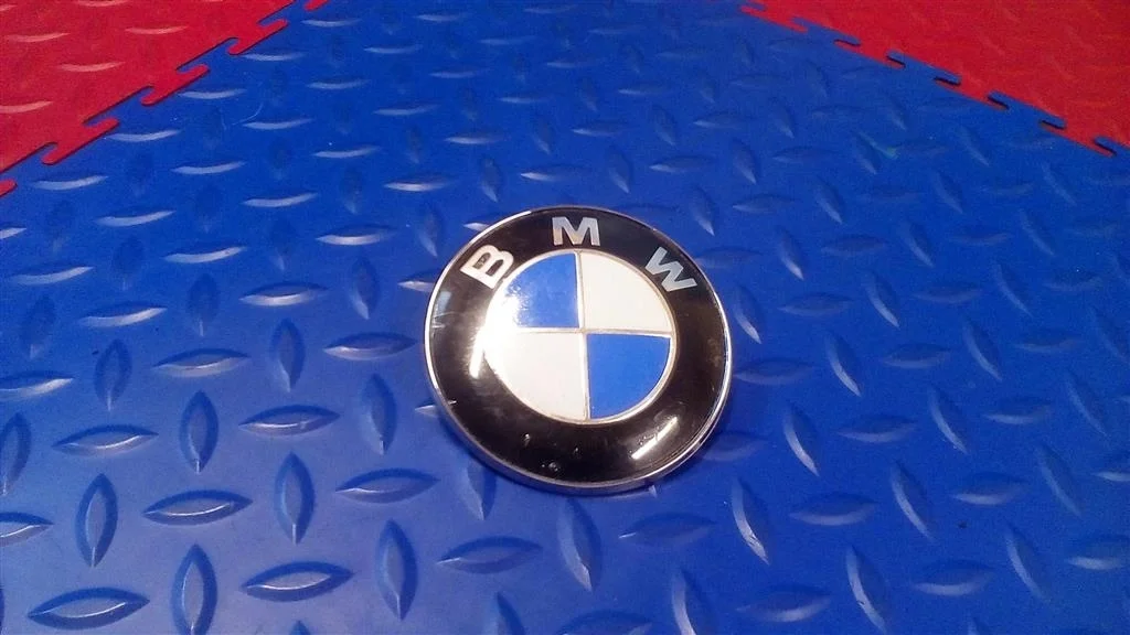 значок багажника bmw BMW X5 E53  M62B44 286 лс 4.4i