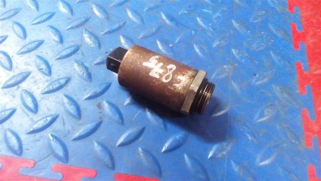 клапан электромагнитный BMW X5 E53  M54B30 231 лс 3.0i