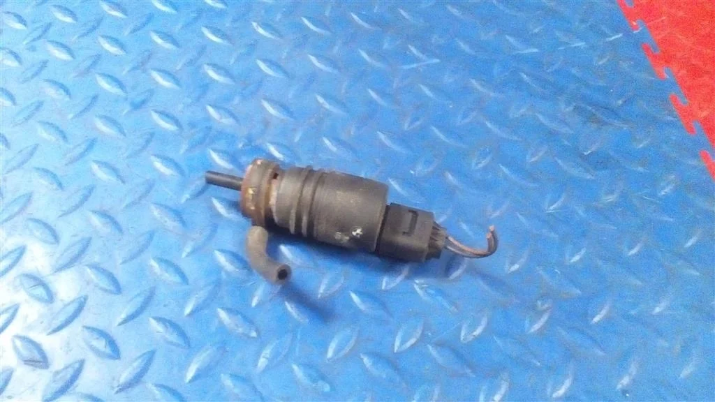 насос омывателя BMW X3 E83  M54B30 231лс 3.0i