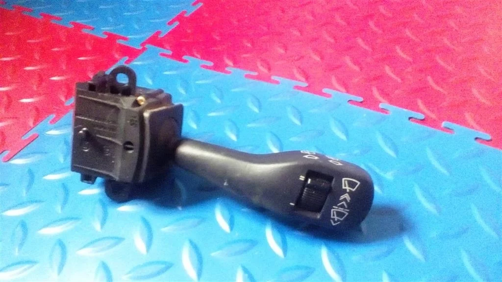 переключатель подрулевой BMW X3 E83  M54B30 231лс 3.0i