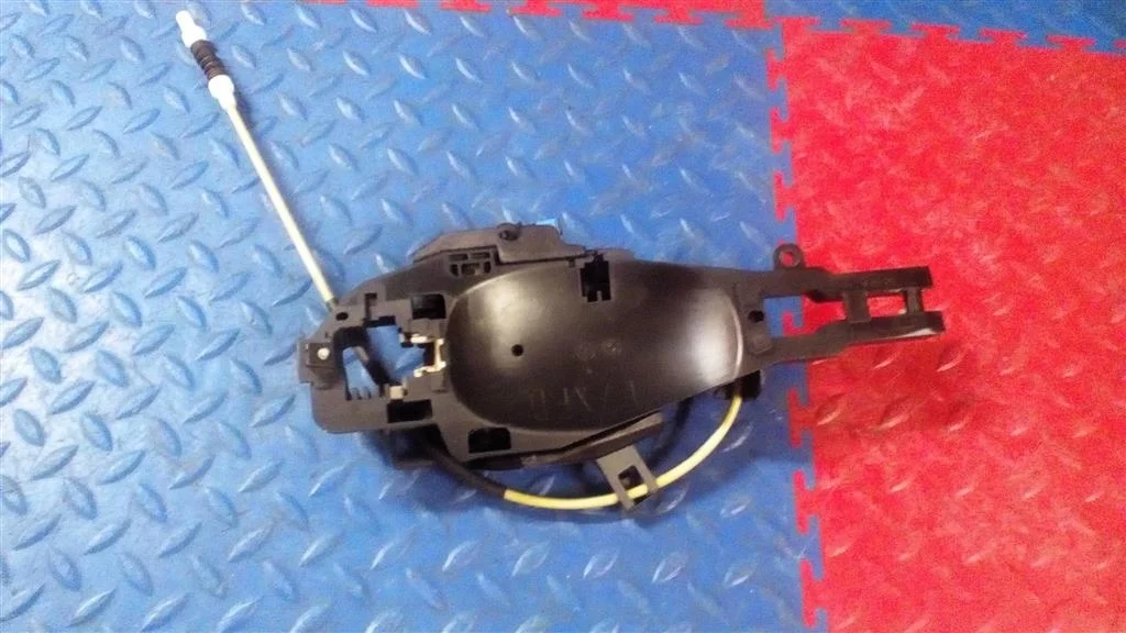 кронштейн ручки двери BMW X3 F25  N20B20A 245 лс 2.0i