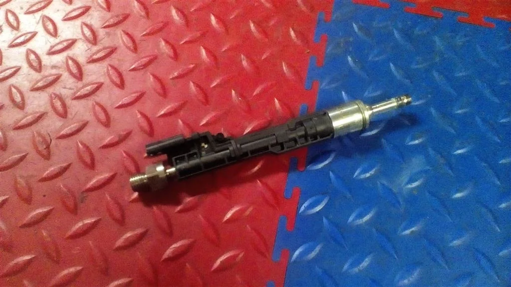 форсунка топливная бензиновая BMW X3 F25  N20B20A 245 лс 2.0i