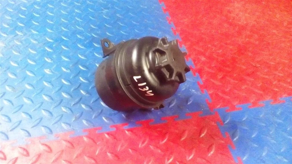 бачок гидроусилителя BMW X3 E83  M54B30 231лс 3.0i